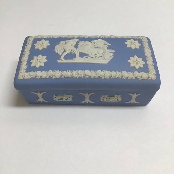 Wedgwood England 1970’s Pale Blue Rectangle Lid Box Ulysses & Chariot Pill Match - Picture 7 of 11